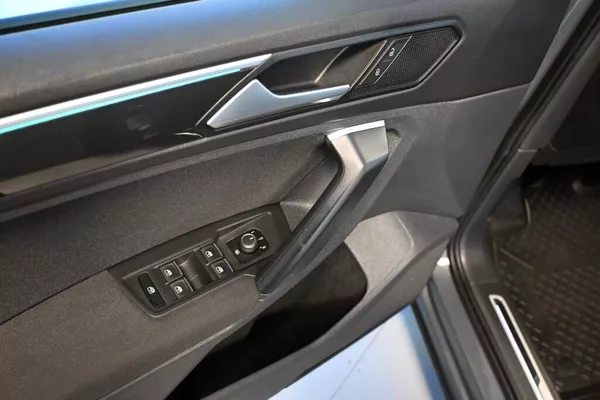 Volkswagen Tiguan 2.0 DSG LED ACC Kamera Tažné T - foto 14