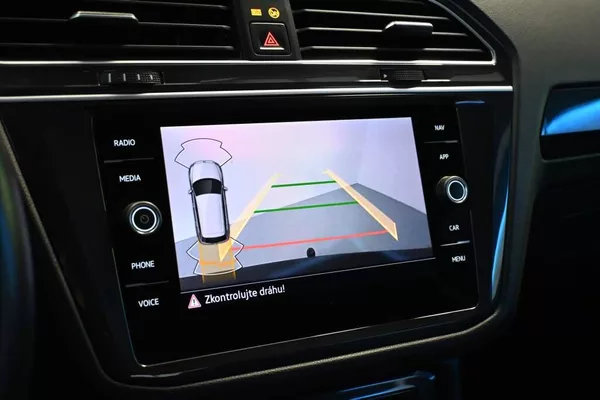 Volkswagen Tiguan 2.0 DSG LED ACC Kamera Tažné T - foto 17