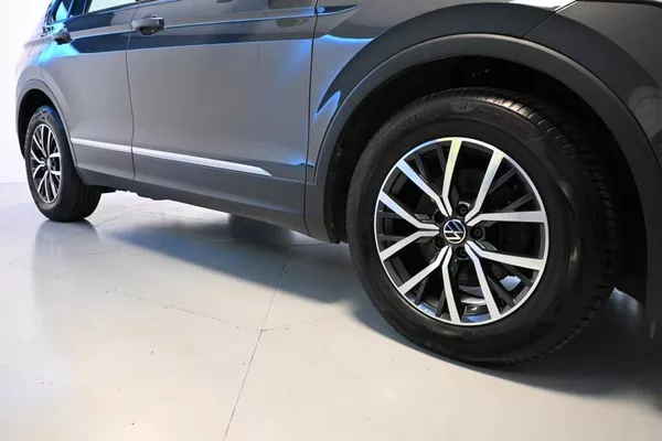 Volkswagen Tiguan 2.0 DSG LED ACC Kamera Tažné T - foto 26