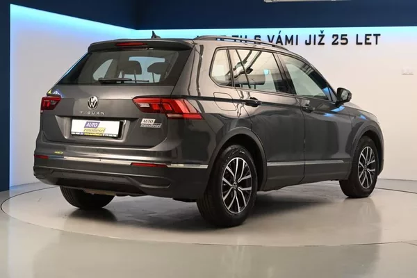 Volkswagen Tiguan 2.0 DSG LED ACC Kamera Tažné T - foto 5