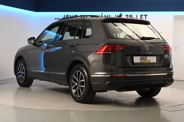 Volkswagen Tiguan 2.0 DSG LED ACC Kamera Tažné T - foto 7