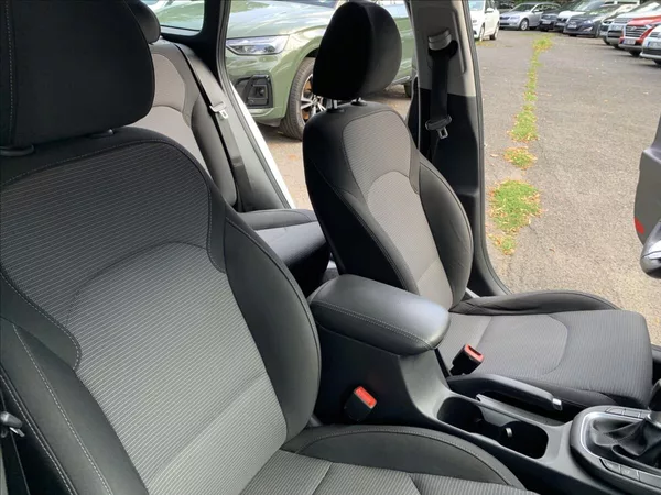 Hyundai i30 1,6 CRDI ČR - foto 13