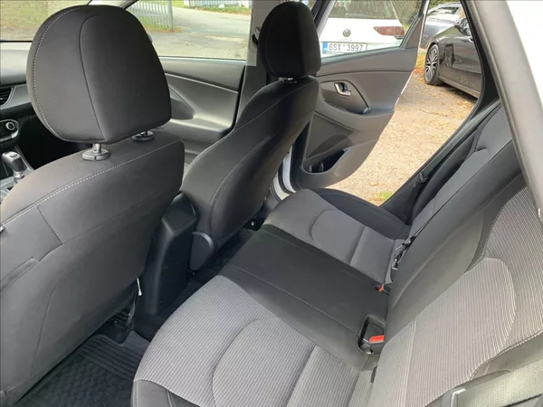 Hyundai i30 1,6 CRDI ČR - foto 16