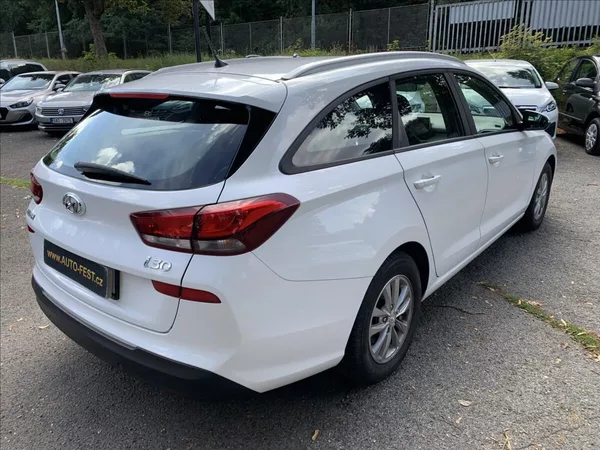 Hyundai i30 1,6 CRDI ČR - foto 5