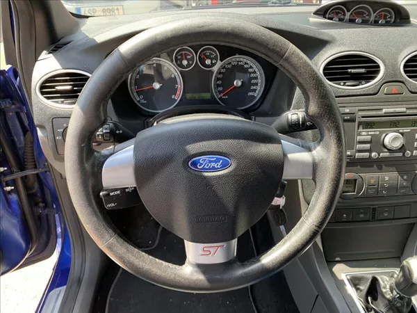 Ford Focus 2,5 ST 225 166 KW - foto 10