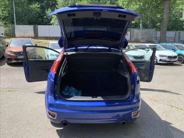 Ford Focus 2,5 ST 225 166 KW - foto 17