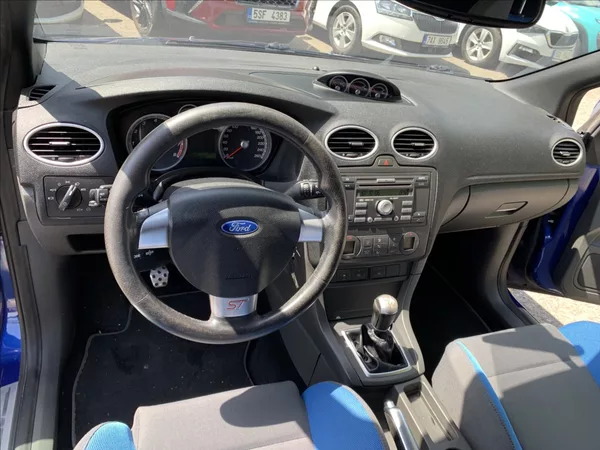 Ford Focus 2,5 ST 225 166 KW - foto 9
