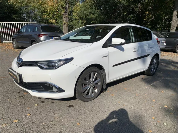 Toyota Auris 1,8 HYBRID 1.MAJ.,ČR,SERVISKA
