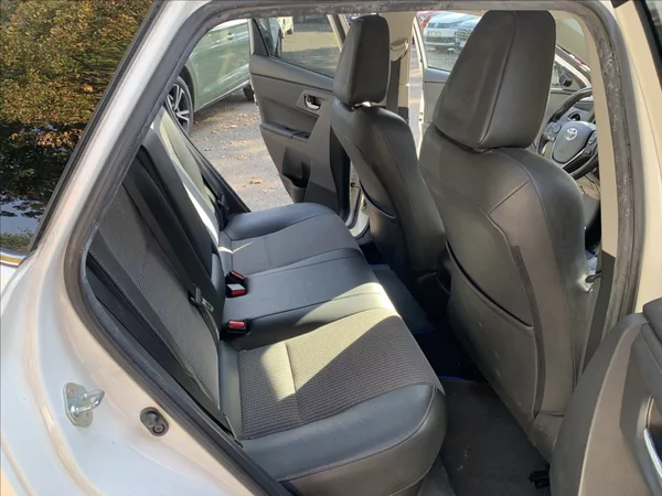 Toyota Auris 1,8 HYBRID 1.MAJ.,ČR,SERVISKA - foto 17