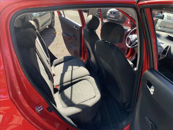 Hyundai i20 1,3 i - foto 16