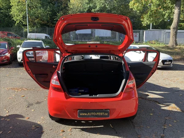 Hyundai i20 1,3 i - foto 17