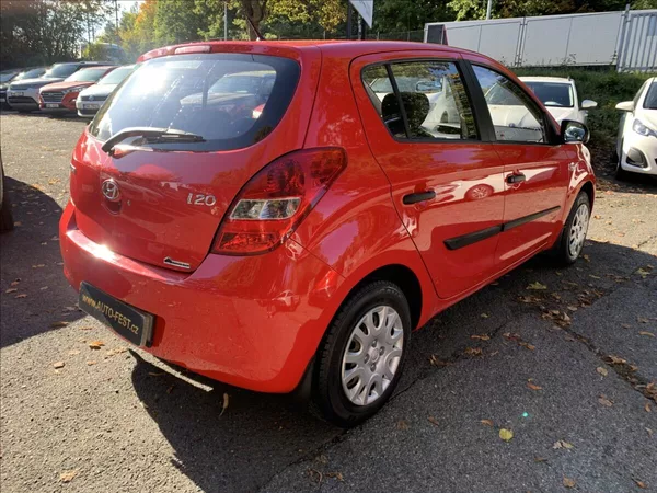 Hyundai i20 1,3 i - foto 8