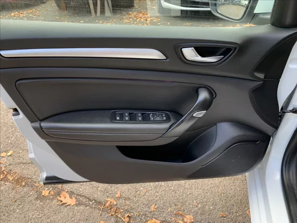 Renault Mégane 1,5 DCI 1.MAJ.,ČR,SERVISKA - foto 13