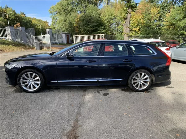 Volvo V90 2,0 D5 AWD MOMENTUM ČR,1.MAJ. - foto 10