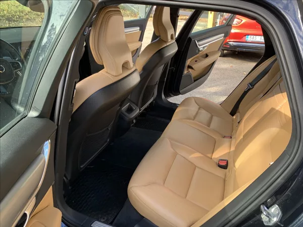 Volvo V90 2,0 D5 AWD MOMENTUM ČR,1.MAJ. - foto 19