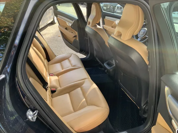 Volvo V90 2,0 D5 AWD MOMENTUM ČR,1.MAJ. - foto 20