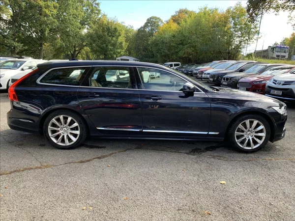 Volvo V90 2,0 D5 AWD MOMENTUM ČR,1.MAJ. - foto 4