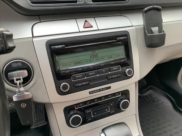 Volkswagen Passat 2,0 TDI DSG - foto 11