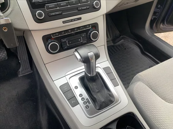 Volkswagen Passat 2,0 TDI DSG - foto 12