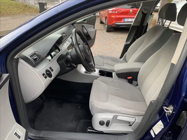 Volkswagen Passat 2,0 TDI DSG - foto 13