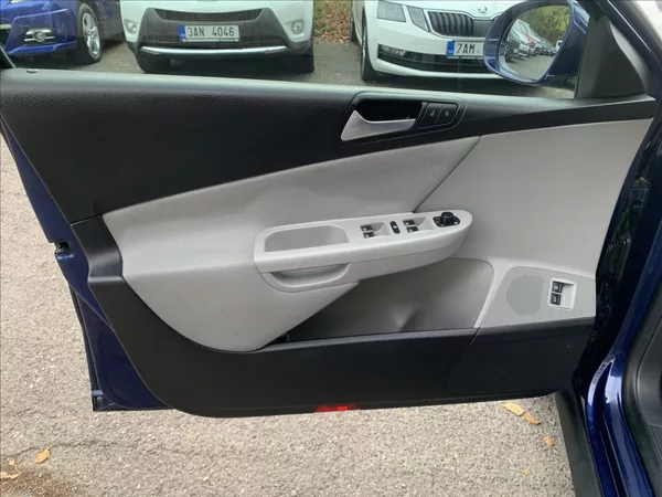 Volkswagen Passat 2,0 TDI DSG - foto 15