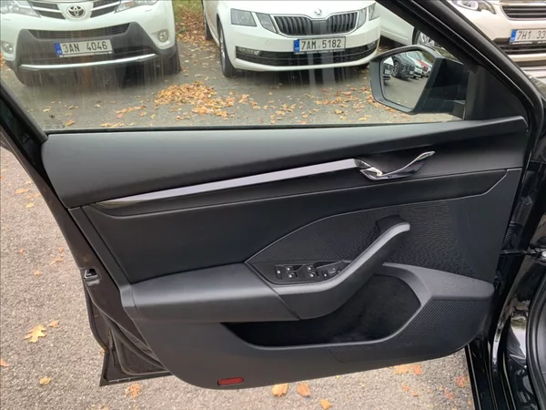 Škoda Octavia 1,5 TSI DSG 1.MAJ.,ČR,SERVISKA - foto 10