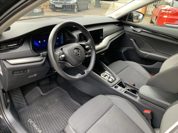 Škoda Octavia 1,5 TSI DSG 1.MAJ.,ČR,SERVISKA - foto 11