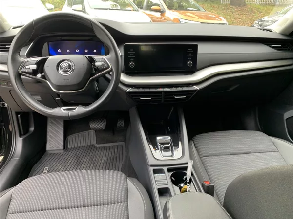 Škoda Octavia 1,5 TSI DSG 1.MAJ.,ČR,SERVISKA - foto 12