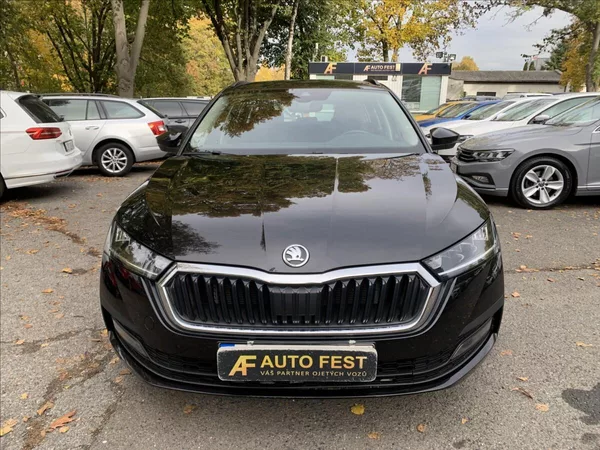Škoda Octavia 1,5 TSI DSG 1.MAJ.,ČR,SERVISKA - foto 2