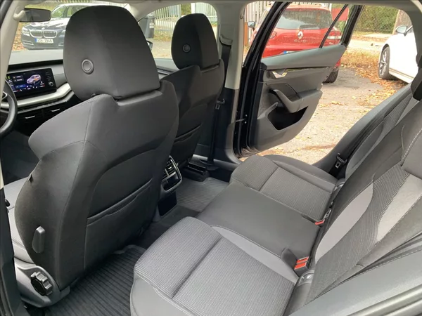 Škoda Octavia 1,5 TSI DSG 1.MAJ.,ČR,SERVISKA - foto 20