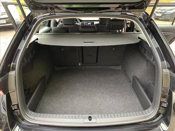 Škoda Octavia 1,5 TSI DSG 1.MAJ.,ČR,SERVISKA - foto 21