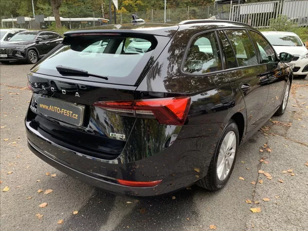 Škoda Octavia 1,5 TSI DSG 1.MAJ.,ČR,SERVISKA - foto 8