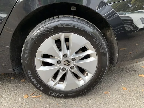 Škoda Octavia 1,5 TSI DSG 1.MAJ.,ČR,SERVISKA - foto 9