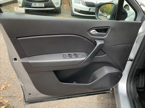 Renault Captur 1,3 TCE ZEN,ČR,1.MAJ,SERVISKA - foto 13