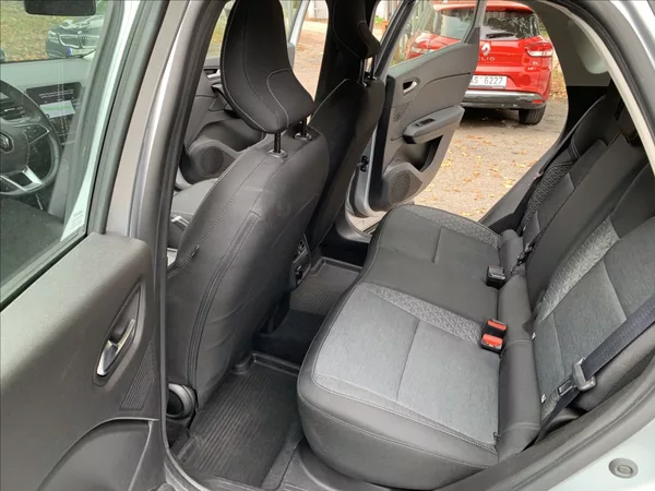 Renault Captur 1,3 TCE ZEN,ČR,1.MAJ,SERVISKA - foto 17