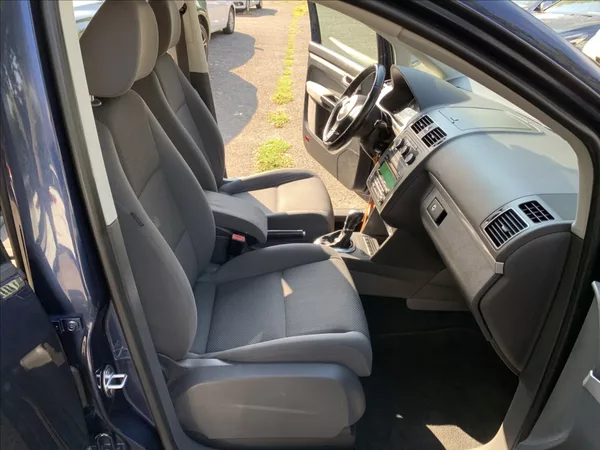 Volkswagen Touran 1,6 TDI DSG - foto 12