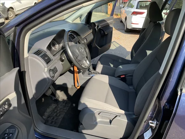Volkswagen Touran 1,6 TDI DSG - foto 13