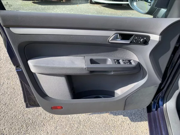 Volkswagen Touran 1,6 TDI DSG - foto 14