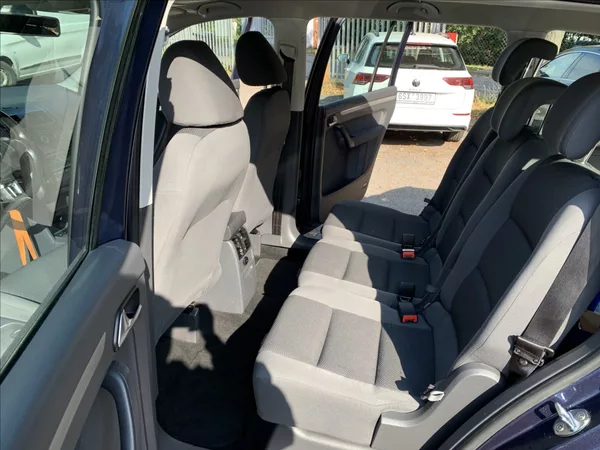 Volkswagen Touran 1,6 TDI DSG - foto 15
