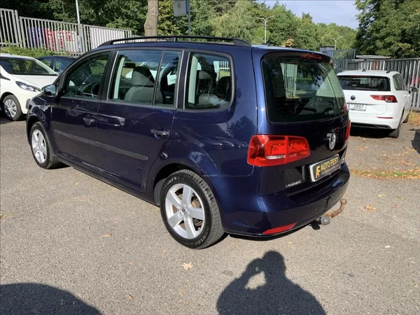 Volkswagen Touran 1,6 TDI DSG - foto 7