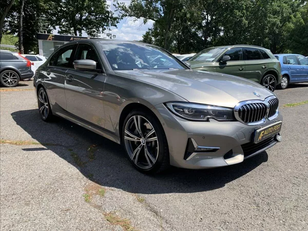 BMW Řada 3 2,0 330e INDIVIDUAL,1.MAJ,ČR - foto 3