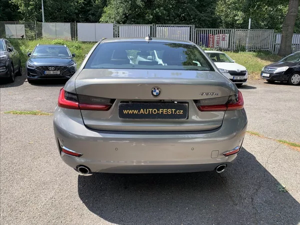 BMW Řada 3 2,0 330e INDIVIDUAL,1.MAJ,ČR - foto 7