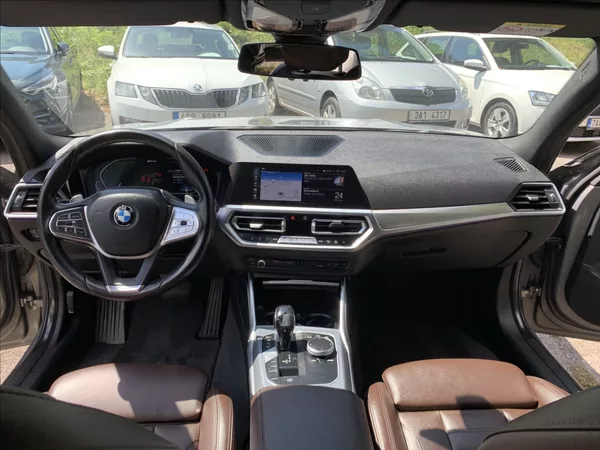 BMW Řada 3 2,0 330e INDIVIDUAL,1.MAJ,ČR - foto 9