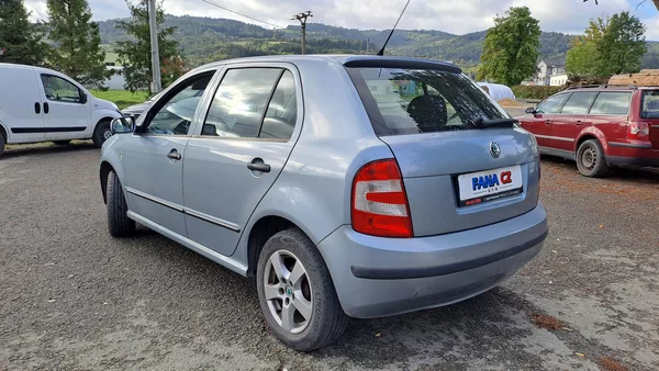 Škoda Fabia 1.2 HTP 47kw klima tempomat - foto 6