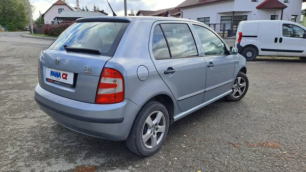 Škoda Fabia 1.2 HTP 47kw klima tempomat - foto 7