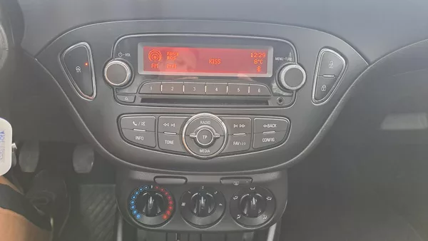 Opel Corsa 1.3 CDTI Essentia - foto 24