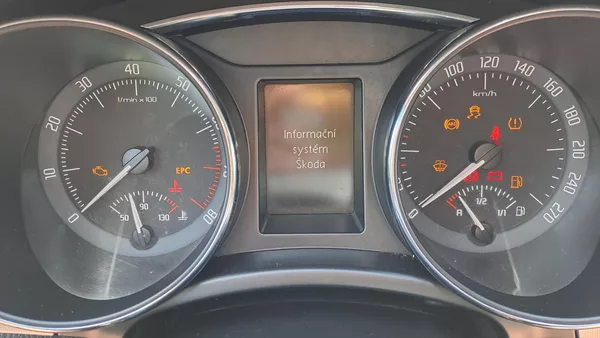 Škoda Superb 1.8 TSI Elegance - foto 21