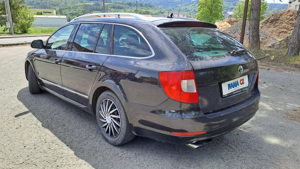 Škoda Superb 1.8 TSI Elegance - foto 5