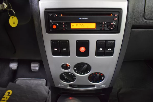 Dacia Logan 1,5 DCi 1.MAJITEL PR.SERVIS - foto 15