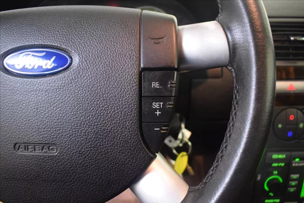 Ford Mondeo 1,8 i GHIA,PO SERVISU,BEZ KORO - foto 16